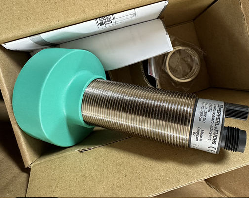 سنسور فوق صوتی P&F UC6000-30GM70-2E2R2-V15