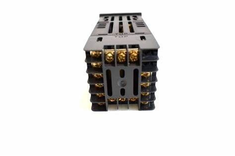 Honeywell DC120L-1-0-0-0-1-0-0 کنترل کننده دمای محدود، ورودی جهانی، 1/16-DIN، خروجی رله