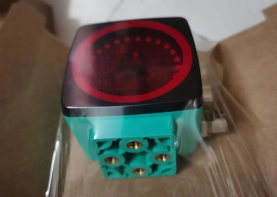 PCV50-F200-B17-V1D سر خواندن نوری با سوئیچ یکپارچه فاصله خواندن 50 میلی متر و طول اندازه گیری تا 10000 متر