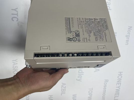 M12 نوع ساخت Yaskawa SGD7S-180A30B202 کنترل آنالوگ با ویژگی های پیشرفته و ≤ 0.7 W توان دفع
