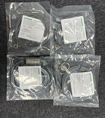 سوئیچ القایی زیمنس 3RG4014-0CD00 با درجه حفاظت IP66/67 و حداکثر محدوده اندازه‌گیری 1300 میلی‌بار 522 اینچ آب