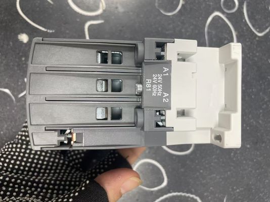 کنتاکتورهای ABB AX40-30-10-81 برای محدوده فشار 0-8 بار