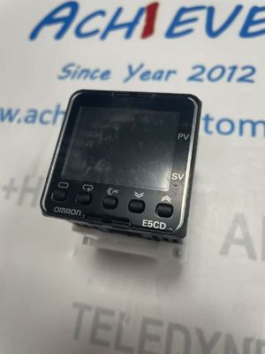 Omron E5CD-CX2A6M-000 کنترلگر دمای دیجیتالkg اصلی با شماره محصول مهر شده BSW000R