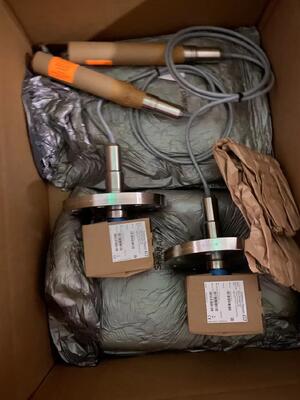 Endress Hauser FTM52-AAH2B4A32AA فرستنده سطح مقناطیسی دقیق برای کنترل فرآیند صنعتی