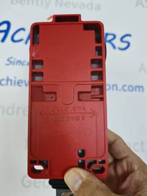 کلید توقف اضطراری XY2CH13150H7