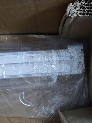سیلندر هدایت شونده پنوماتیک FESTO DGC-K-25-600-PPV-A